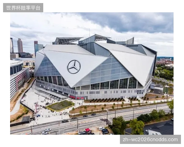获得LEED白金认证的场馆，其年度综合能耗支出较传统场馆平均节约达到35%